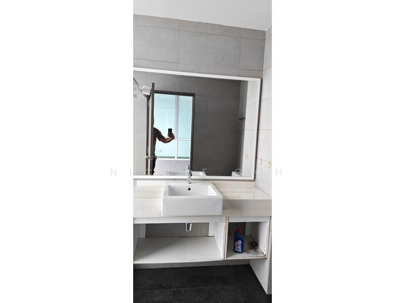 SOHO @ Zetapark untuk Untuk Disewa - RM 1,700 /bulan, Mac 2026 - Bathroom - PropertyGuru.com.my