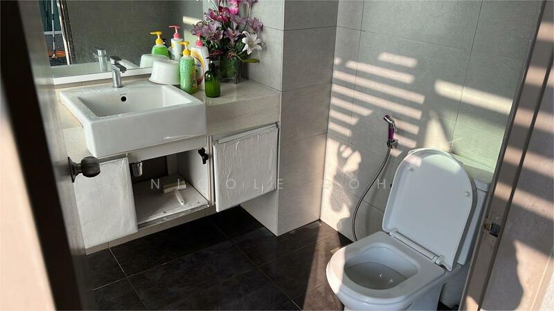 SOHO @ Zetapark untuk Untuk Disewa - RM 1,700 /bulan, Mac 2026 - Bathroom - PropertyGuru.com.my