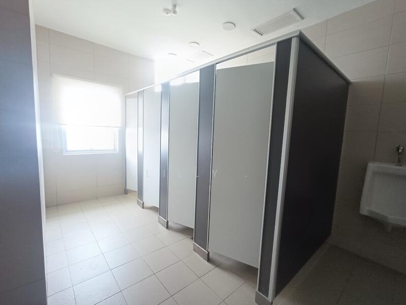 Office for Rent in Taman Bukit Jambul (Bukit Jambul) - Lilly . - Bathroom - PropertyGuru.com.my