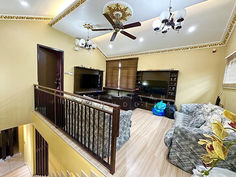 Bungalow for Sale in Puncak Bestari (Puncak Alam) - NORFADILAH ZAINUDDIN - Living Room - PropertyGuru.com.my