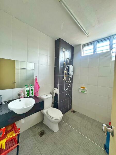 2-storey Terraced House for Sale in Taman Seri Austin (Tebrau) - Vincy Sia - Bathroom - PropertyGuru.com.my