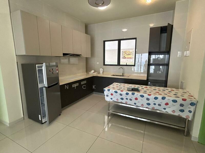 Condominium for Rent at Bay Point @ Country Garden Danga Bay - Nick Ong - Kitchen - PropertyGuru.com.my
