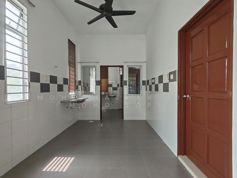 2-storey Terraced House for Sale in Sungai Buloh (Selangor) - Mohd Hazlan bin Mohd Sopi - Kitchen - PropertyGuru.com.my