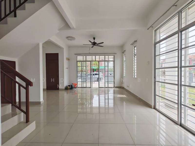 2-storey Terraced House for Sale in Sungai Buloh (Selangor) - Mohd Hazlan bin Mohd Sopi - Living Room - PropertyGuru.com.my