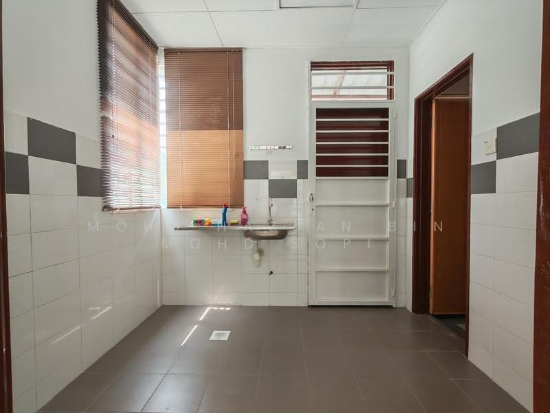 2-storey Terraced House for Sale in Sungai Buloh (Selangor) - Mohd Hazlan bin Mohd Sopi - Kitchen - PropertyGuru.com.my