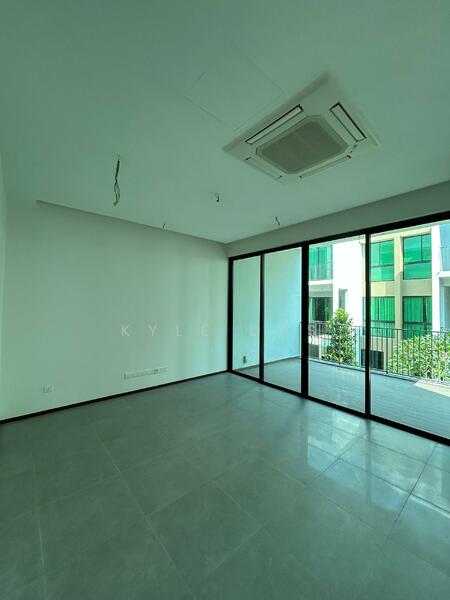 3-storey Terraced House for Sale in Leisure Farm (Gelang Patah) - Kyle Das - Balcony - PropertyGuru.com.my