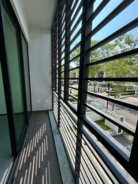 3-storey Terraced House for Sale in Leisure Farm (Gelang Patah) - Kyle Das - Balcony - PropertyGuru.com.my