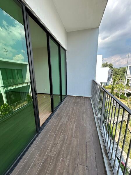 3-storey Terraced House for Sale in Leisure Farm (Gelang Patah) - Kyle Das - Balcony - PropertyGuru.com.my