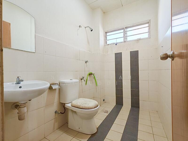 Terraced House for Sale in Sungai Buloh (Selangor) - NORFADILAH ZAINUDDIN - Bathroom - PropertyGuru.com.my