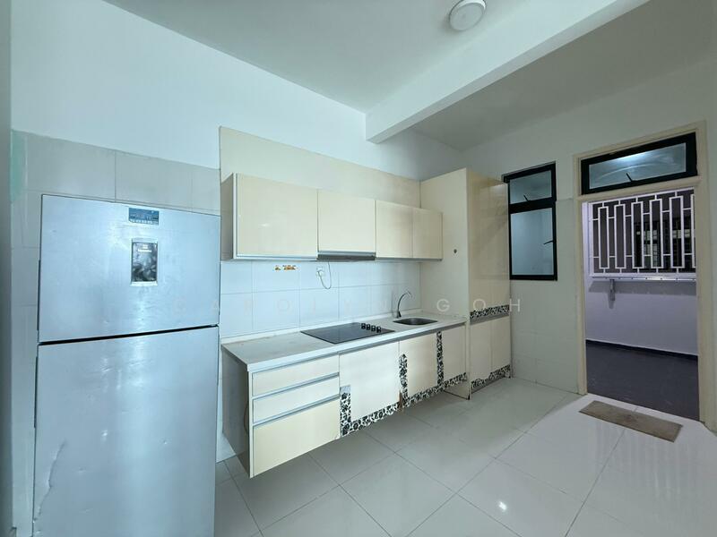 Service Residence for Sale at Sky Loft Premium Suites - Carolyn Goh - Kitchen - PropertyGuru.com.my