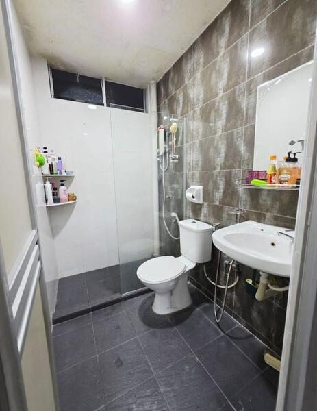 Apartment for Sale at Lake View Suites - Chris Liew - Bathroom - PropertyGuru.com.my