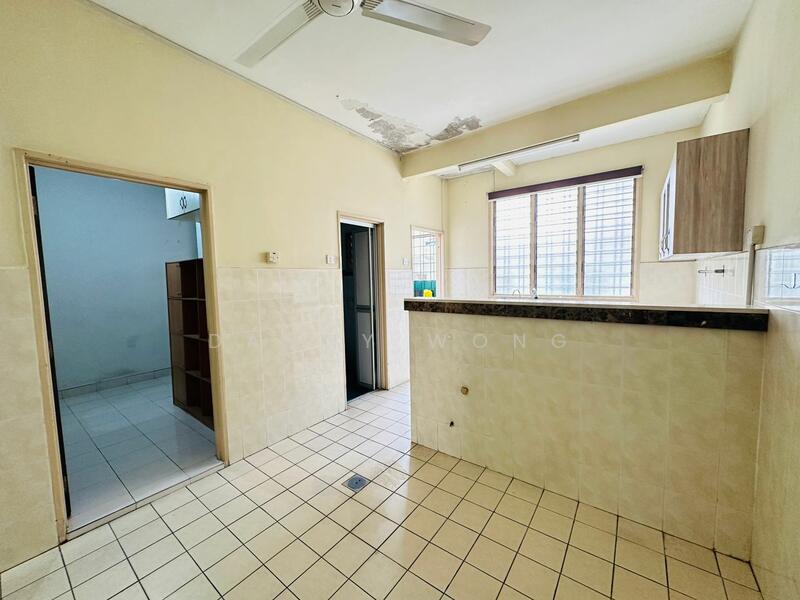 Taman Bayu Permai untuk Untuk Dijual - RM 415,000, Mac 2026 - Kitchen - PropertyGuru.com.my