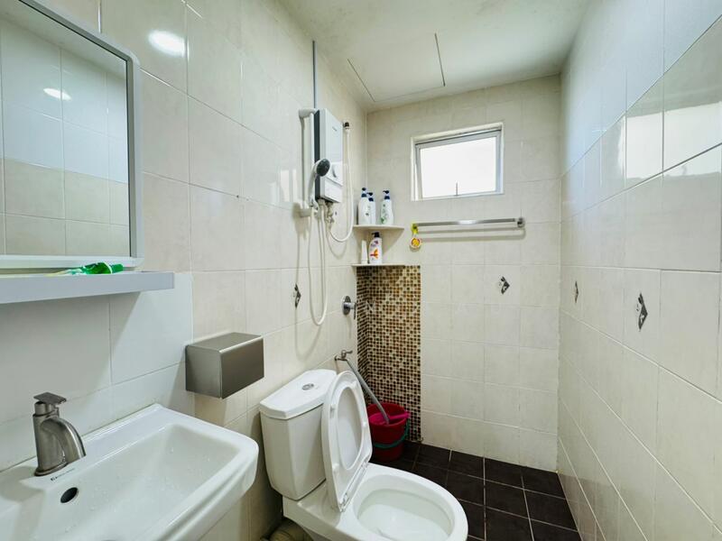 Apartment for Sale at Sri Kristal - Darren Lau - Bathroom - PropertyGuru.com.my