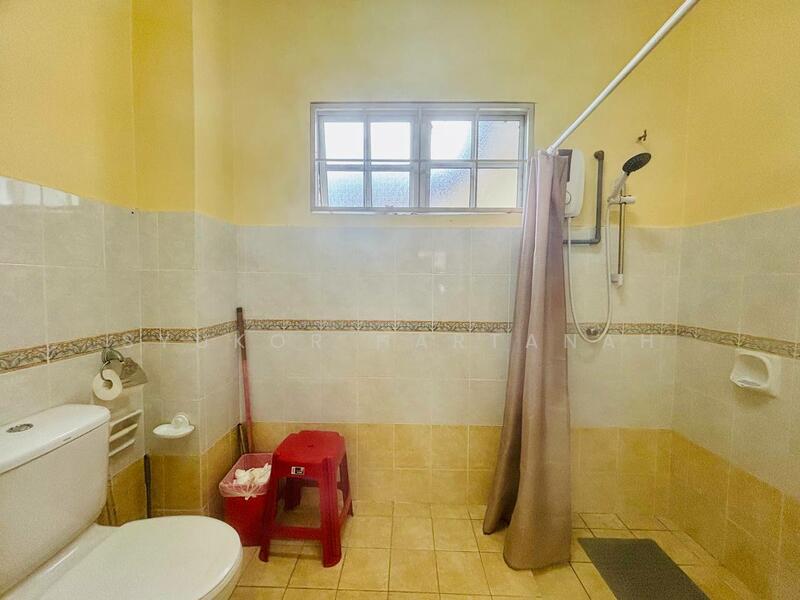 Semi-Detached House for Sale in Seremban 2 (Negeri Sembilan) - Syukor Hartanah - Bathroom - PropertyGuru.com.my
