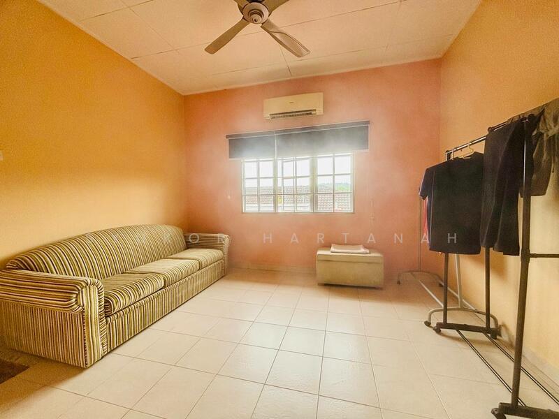 Semi-Detached House for Sale in Seremban 2 (Negeri Sembilan) - Syukor Hartanah - Living Room - PropertyGuru.com.my