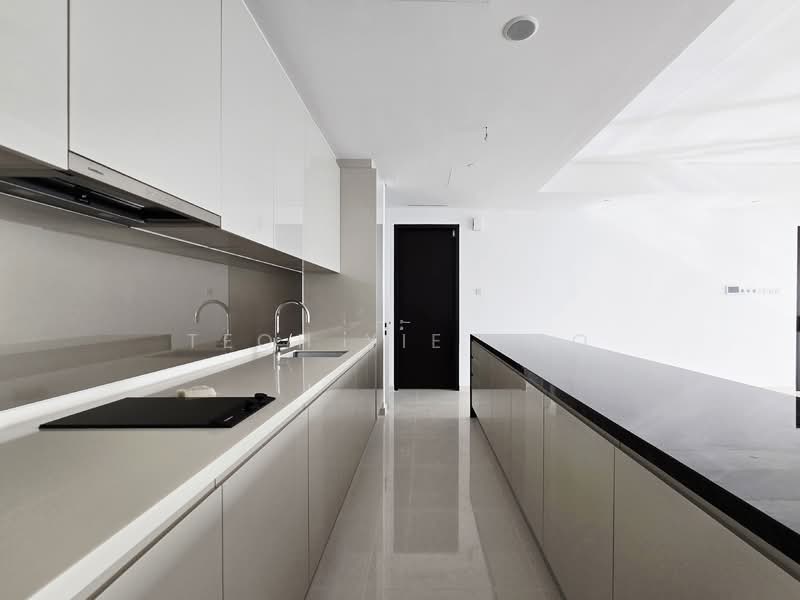 Crown Residences @ Pavilion Damansara Heights untuk Untuk Disewa - RM 20,000 /bulan, Feb 2026 - Kitchen - PropertyGuru.com.my