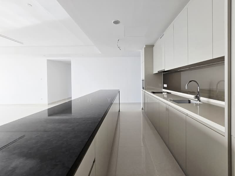 Crown Residences @ Pavilion Damansara Heights untuk Untuk Disewa - RM 20,000 /bulan, Feb 2026 - Kitchen - PropertyGuru.com.my