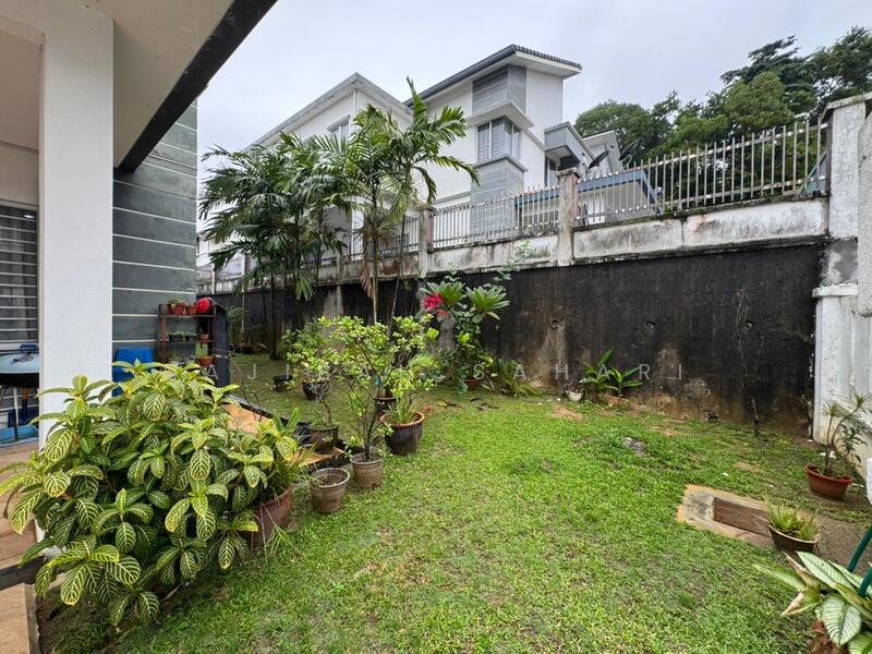 Semi-Detached House for Sale in Kajang (Selangor) - Najibah Sahari - Exterior - PropertyGuru.com.my