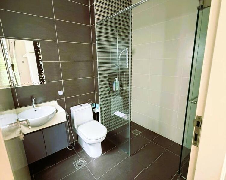 Townhouse for Rent in Bandar Puteri Puchong (Puchong) - Lok Teh - Bathroom - PropertyGuru.com.my