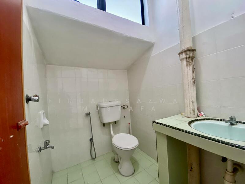 Semi-Detached House for Sale in Taman Koperasi Cuepacs (Cheras) - Firdaussazwan Mustafa - Bathroom - PropertyGuru.com.my