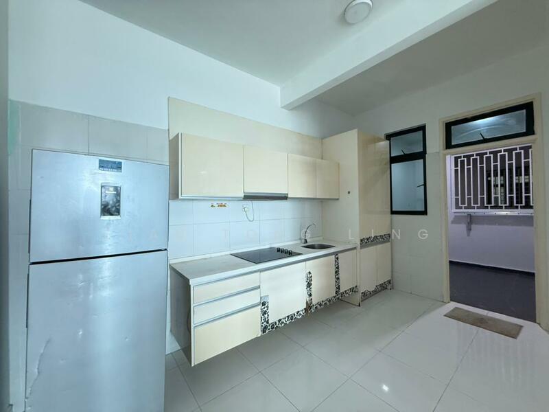 Service Residence for Sale at Sky Loft Premium Suites - Siau Tong Ling - Kitchen - PropertyGuru.com.my