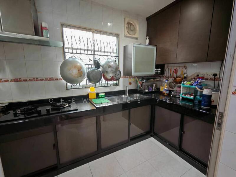2-storey Terraced House for Sale in Taman Jaya Mas (Skudai) - Chew Chee Yee - Kitchen - PropertyGuru.com.my