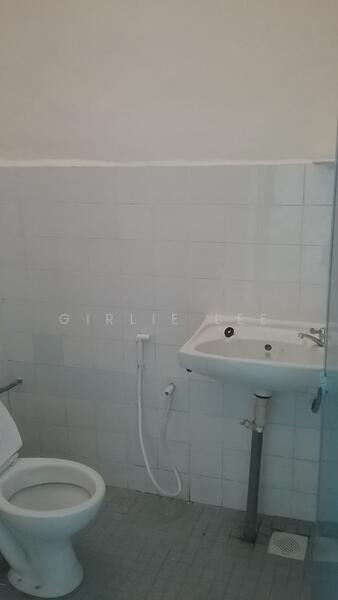 Bandar Aman Jaya untuk Untuk Disewa - RM 780 /bulan, Mac 2026 - Bathroom - PropertyGuru.com.my