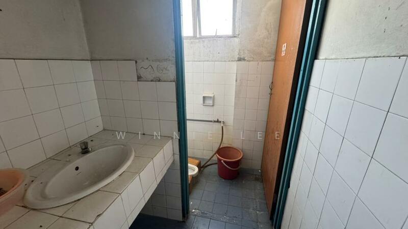Factory for Rent in Kota Kemuning (Shah Alam) - Winnie Lee - Bathroom - PropertyGuru.com.my