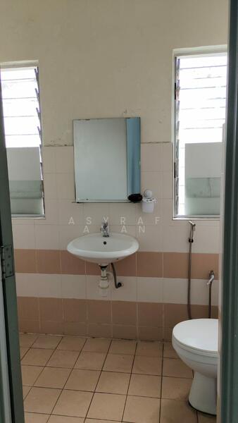 Condominium for Rent at Residensi Laguna (Sunway Belvedere) - Asyraf Aman - Bathroom - PropertyGuru.com.my