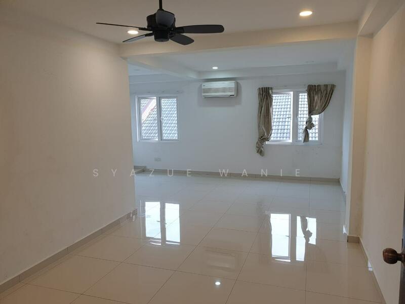3-storey Terraced House for Sale in Taman Cheras Jaya (Cheras) - Syazue Wanie - Living Room - PropertyGuru.com.my