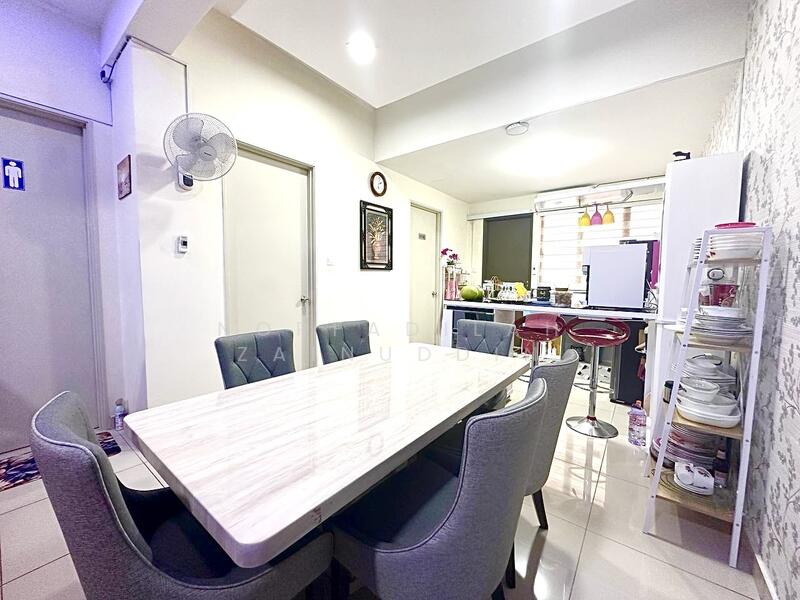 3-storey Terraced House for Sale in Rawang (Selangor) - NORFADILAH ZAINUDDIN - Dining Room - PropertyGuru.com.my
