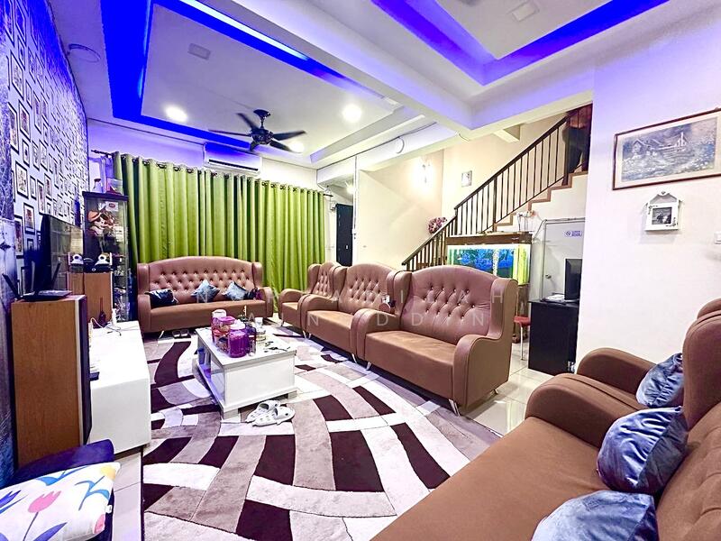 3-storey Terraced House for Sale in Rawang (Selangor) - NORFADILAH ZAINUDDIN - Living Room - PropertyGuru.com.my