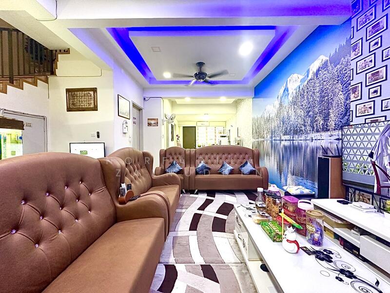 3-storey Terraced House for Sale in Rawang (Selangor) - NORFADILAH ZAINUDDIN - Living Room - PropertyGuru.com.my