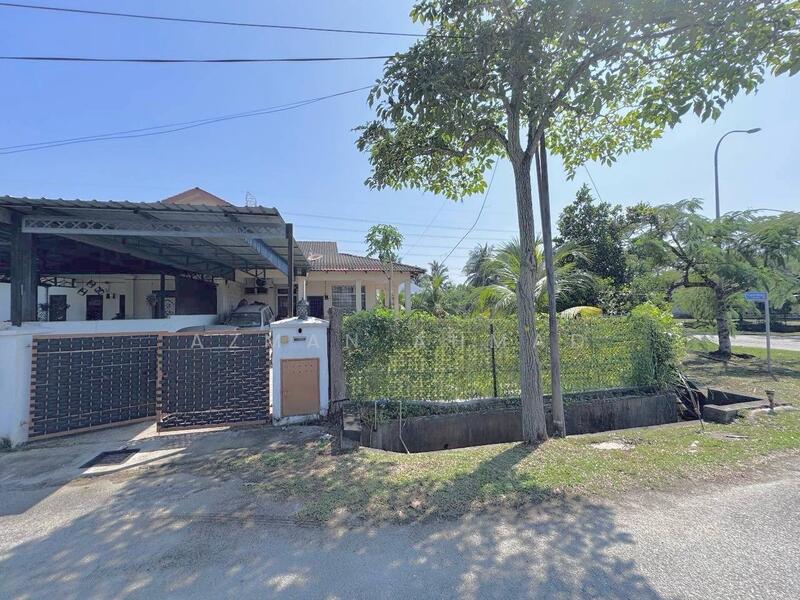 Semi-Detached House for Sale in Dengkil (Selangor) - Azman Ahmad - Exterior - PropertyGuru.com.my