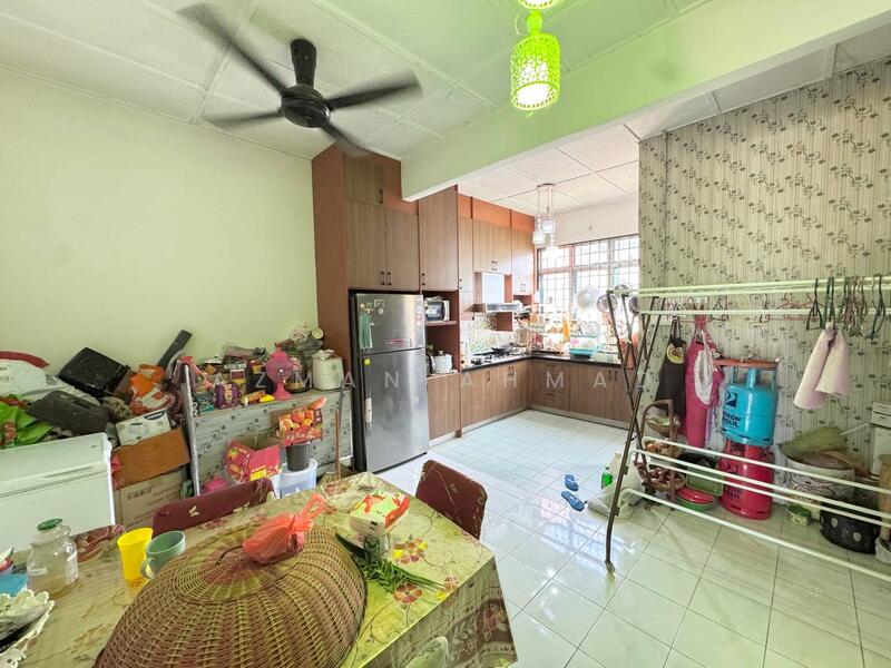 Semi-Detached House for Sale in Dengkil (Selangor) - Azman Ahmad - Kitchen - PropertyGuru.com.my