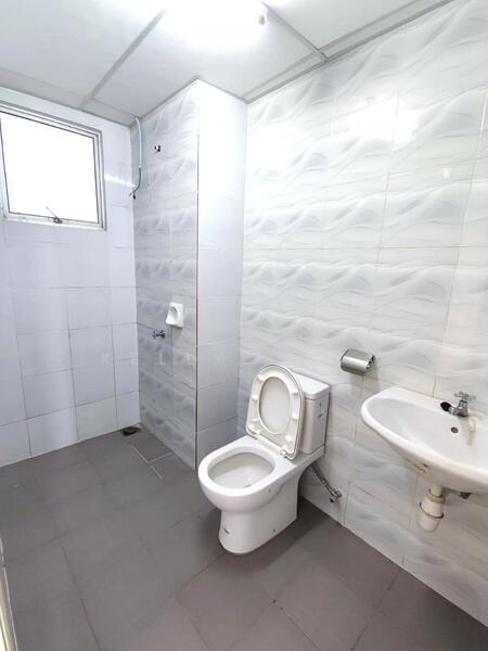 Impiana Sky Residensi untuk Untuk Disewa - RM 1,299 /bulan, Feb 2026 - Bathroom - PropertyGuru.com.my