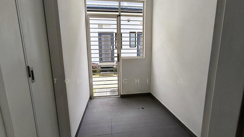 2-storey Terraced House for Sale in Semenyih (Selangor) - TOMMY CHIENG - Entrance - PropertyGuru.com.my