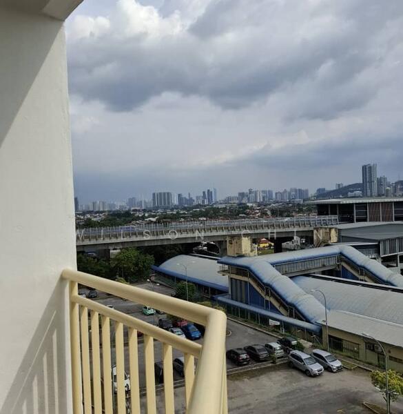 Kepong Sentral Condominium untuk Untuk Disewa - RM 1,400 /bulan, Feb 2026 - Balcony - PropertyGuru.com.my