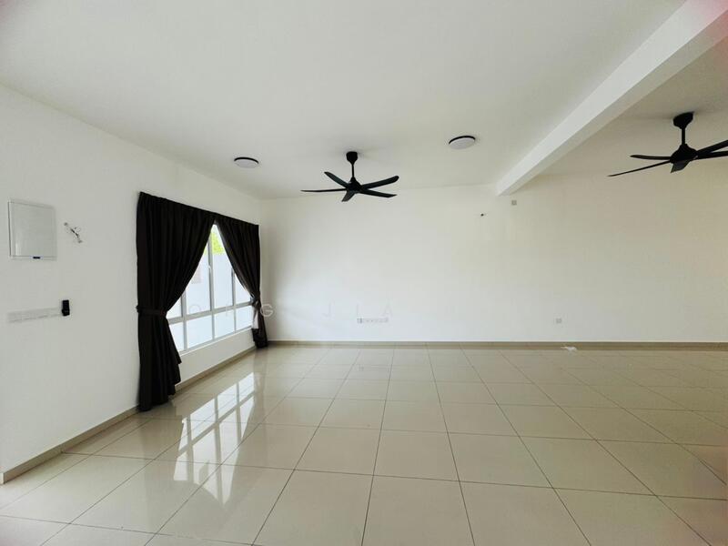 Izara @ Bayu Sutera untuk Untuk Disewa - RM 1,600 /bulan, Feb 2026 - Living Room - PropertyGuru.com.my