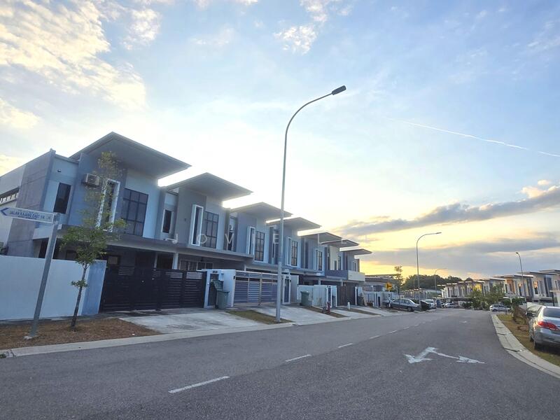 KAJANG EAST - PRECINCT 1 (FASA 3B) untuk Untuk Dijual - RM 680,000, Feb 2026 - Exterior - PropertyGuru.com.my
