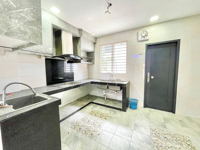 2-storey Terraced House for Sale in Bandar Country Homes (Rawang) - Muz Hafiz - Kitchen - PropertyGuru.com.my
