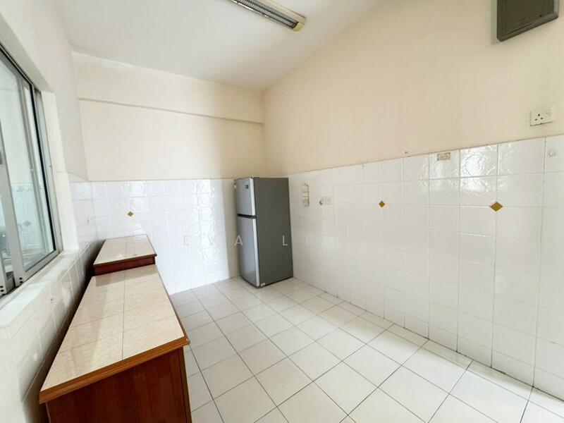 Condominium for Sale at Putra Place Condominium - Eva Liew - Kitchen - PropertyGuru.com.my