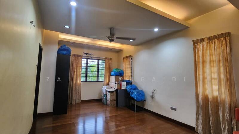 2-storey Terraced House for Sale in Denai Alam (Shah Alam) - Zalina Zubaidi - Living Room - PropertyGuru.com.my