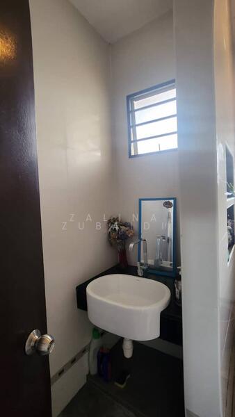 2-storey Terraced House for Sale in Denai Alam (Shah Alam) - Zalina Zubaidi - Bathroom - PropertyGuru.com.my