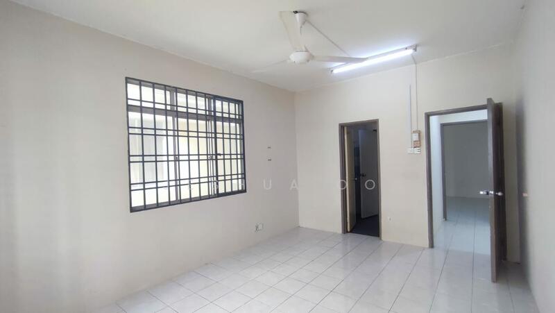Platinum Hill PV 5 untuk Untuk Dijual - RM 390,000, Feb 2026 - Living Room - PropertyGuru.com.my