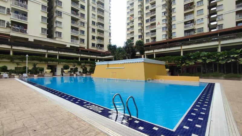 Platinum Hill PV 5 untuk Untuk Dijual - RM 390,000, Feb 2026 - Pool - PropertyGuru.com.my