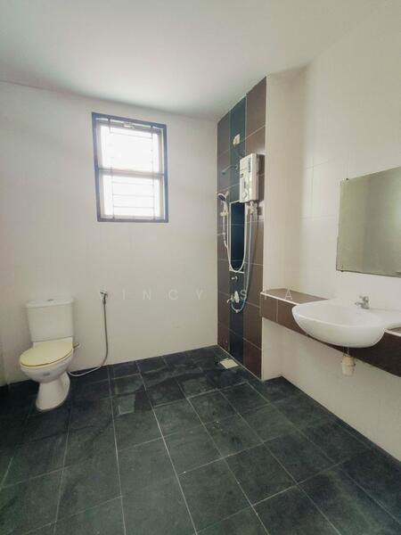 2-storey Terraced House for Sale in Setia Tropika (Johor Bahru) - Vincy Sia - Bathroom - PropertyGuru.com.my