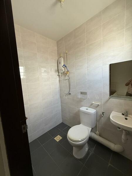 Apartment for Rent at Pangsapuri Saujana Permai 2 - Shawn Paw - Bathroom - PropertyGuru.com.my