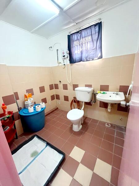 Condominium for Sale at Greenview Residence - Ken Low - Bathroom - PropertyGuru.com.my