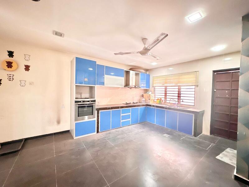 3-storey Terraced House for Sale in Shah Alam (Selangor) - Asyraf Aman - Kitchen - PropertyGuru.com.my